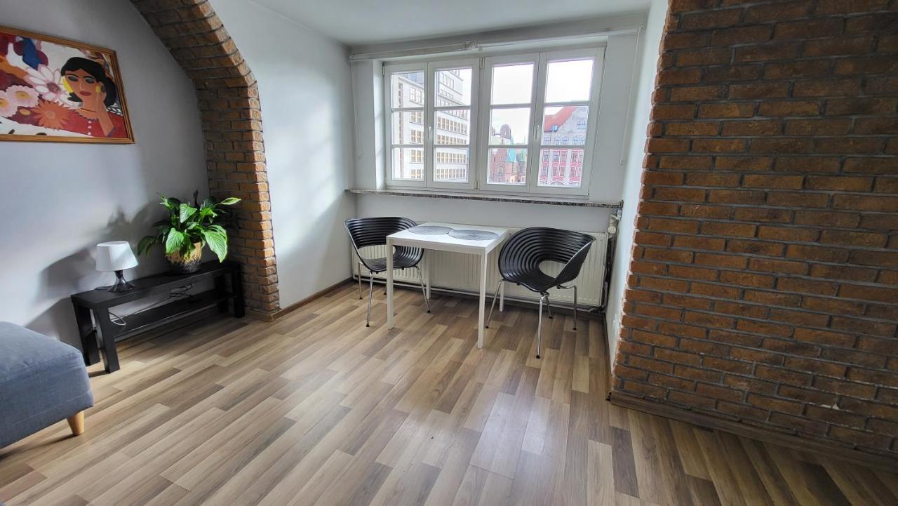 Prywatne Studio Dla 4 Osob Z Widokiem Na Rynek I Plac Solny! Βρότσλαβ Εξωτερικό φωτογραφία